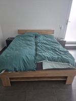 Doppelbett Eichenholz massiv mit Kopfteil neuwertig
