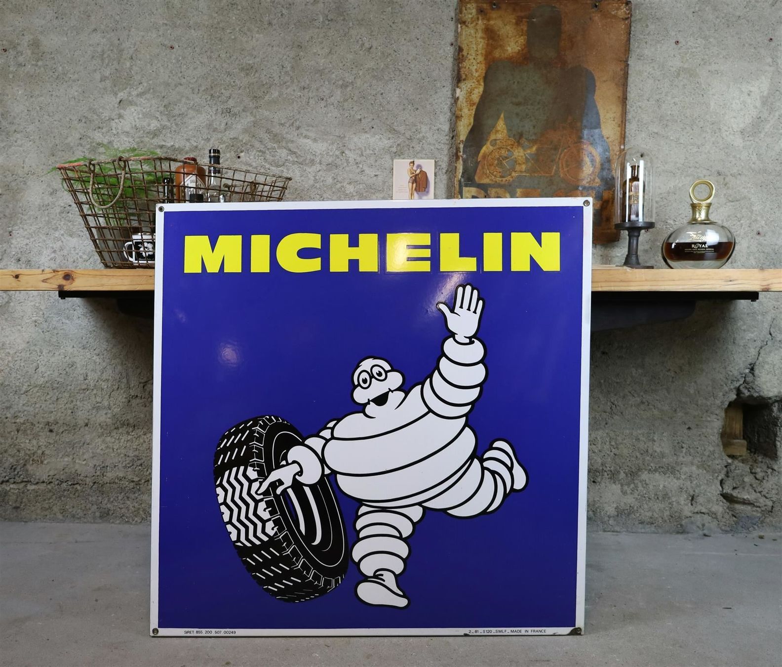 Michelin Insegne: XL Emailschild "Michelin" ca. 95 x 95 cm – Usato da Birrwil venduto da brandschatz_birrwil 1