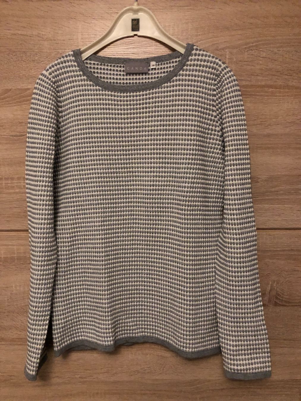 Pullover & Sweatshirts: Pull – Gebraucht aus Lausanne von naranjo