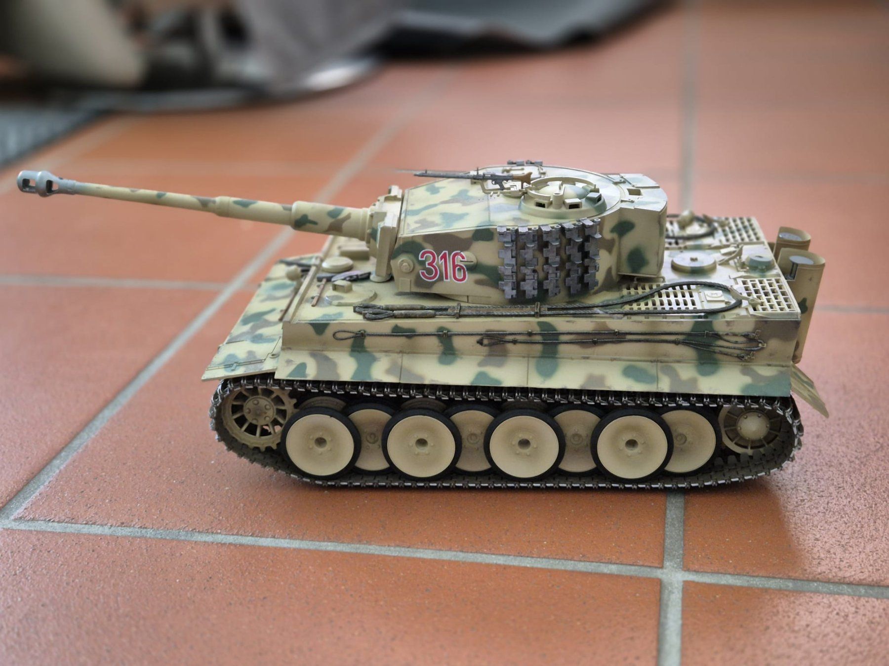 Kit di modellismo & Modellini statici: Standmodell Panzerkampfwagen VI Tiger Mstb 1/16 – Usato da Pfungen venduto da Mizutayio 2