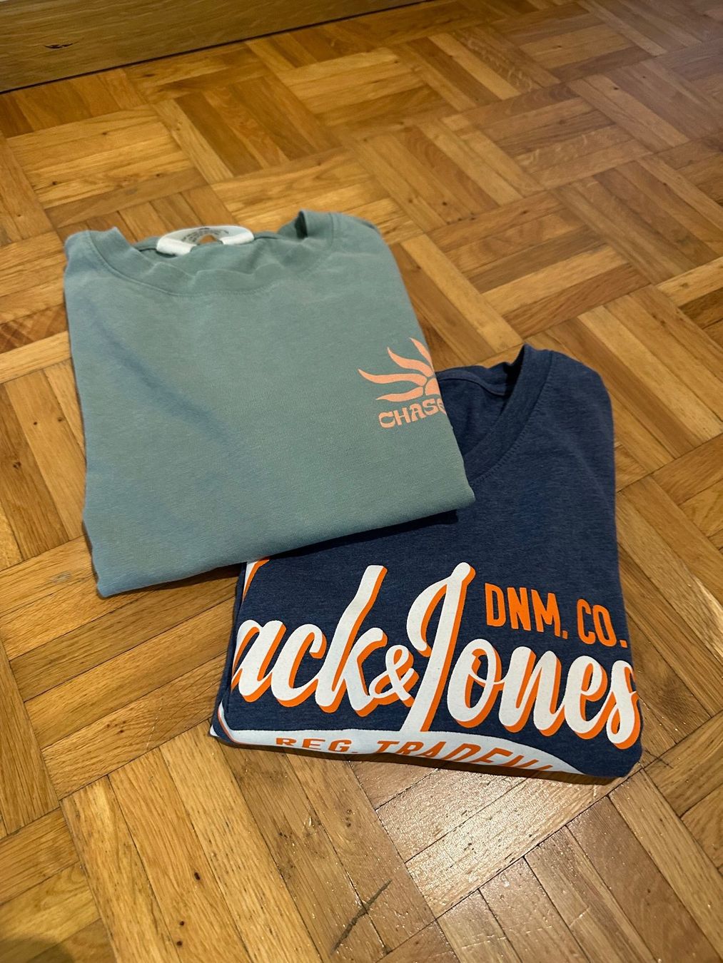 Camicie, T-shirt & Polo: 2 T-Shirts, Gr. 176 und Gr. 152 – Usato da Winkel venduto da Tatanof 1