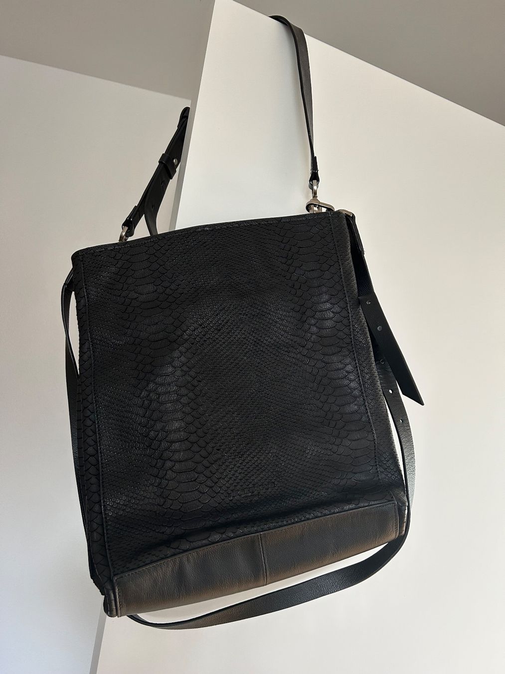 Liebeskind Taschen für Damen: Liebeskind Tasche schwarz – Gebraucht aus Jonen von mar_ls2r