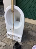 Toilette Wandmodell mit Spülkasten