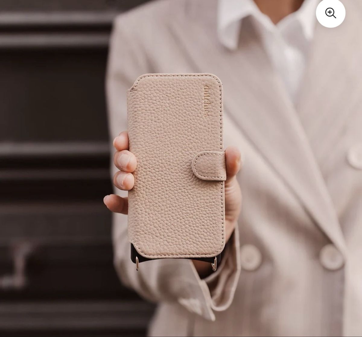 Apple Cover & Protezioni schermo: iPhone Leder Hülle Beige mit Riemen – Nuovo e nell'imballaggio originale da Haslen GL venduto da rana04 1