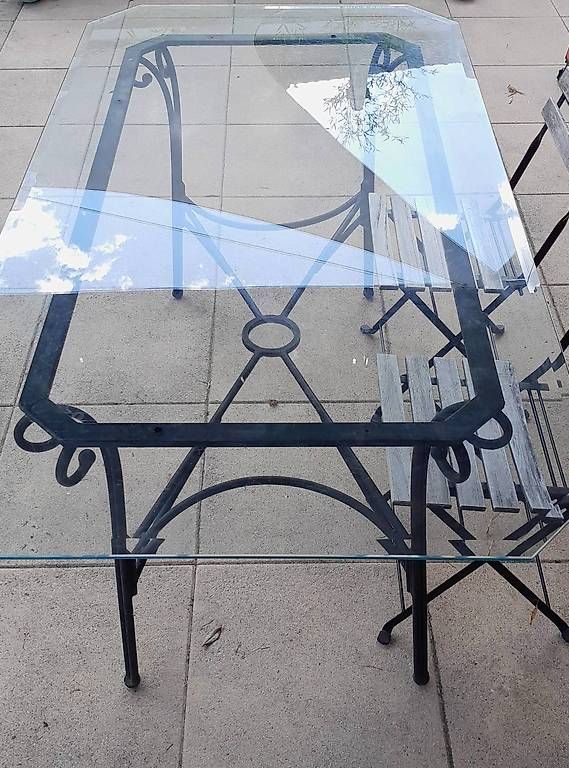 Tavoli: Plateau table en verre – Usato da Vouvry venduto da corvvin