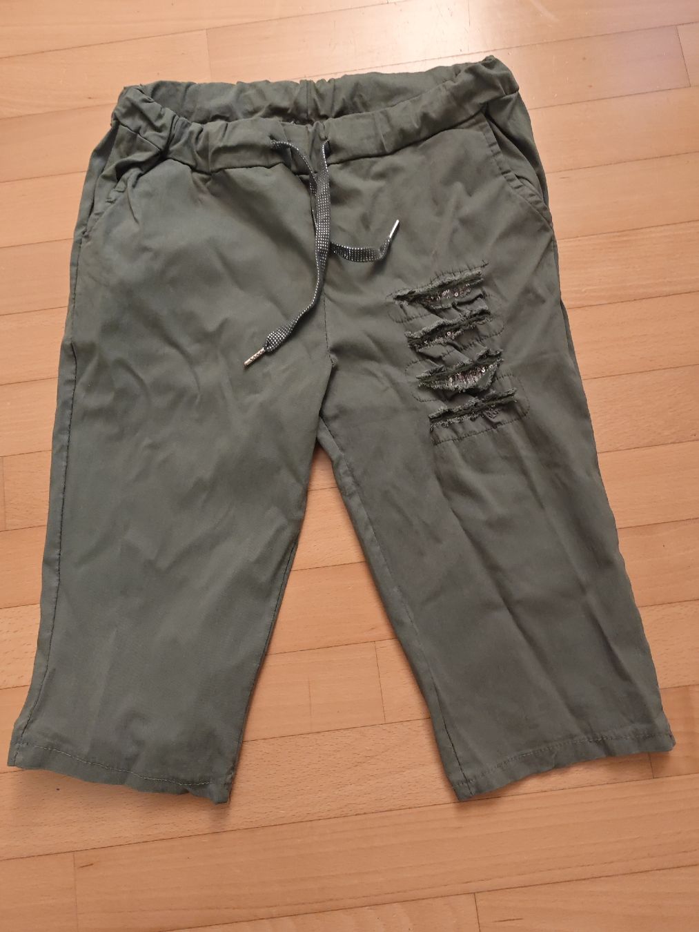 Pantaloni: Elastische Shorts – Usato da Sissach venduto da sasocla