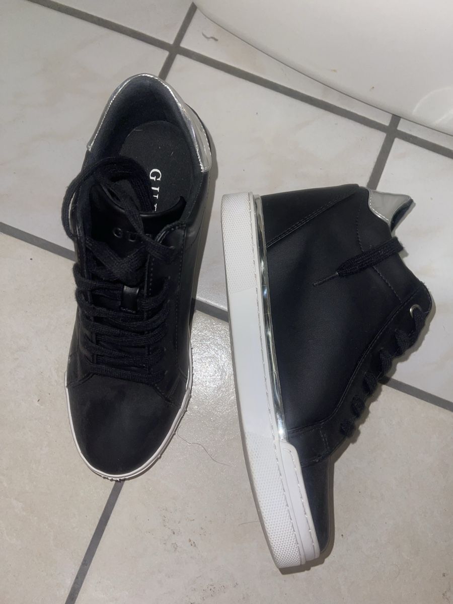 Guess Chaussures femmes: Guess absatz sneakers gr.39 – D'occasion à Schöfflisdorf par Bling_it_on