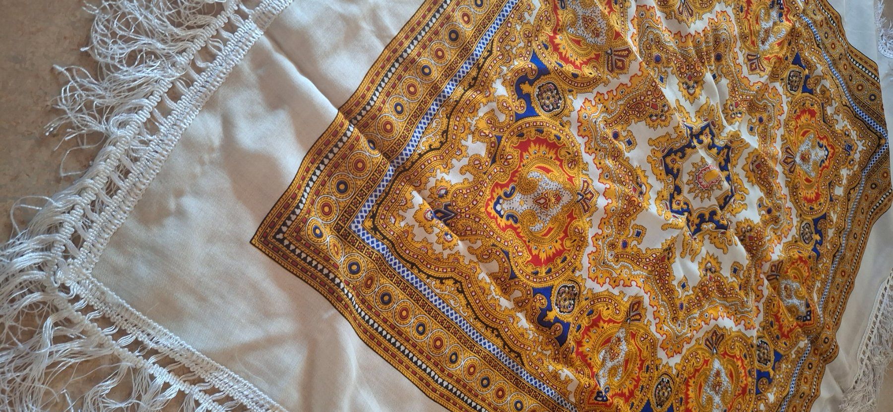 Foulard & Sciarpe: Schönes Foulard mit Fransen – Usato da Brienz BE venduto da mondchatz1 5
