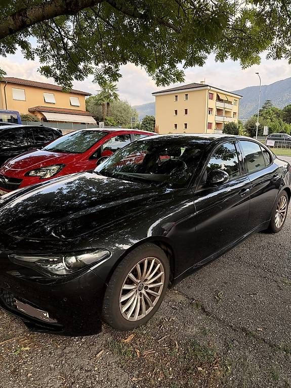 Alfa Romeo Autos: ALFA ROMEO GIULIA 2.2 JTDM Super automatica – Gebraucht aus Cugnasco von ele_wl2c 3