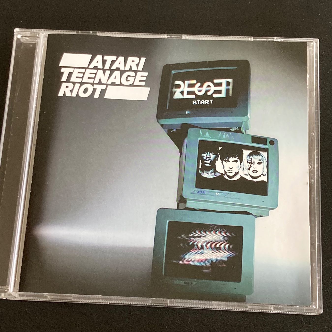 CD: Atari Teenage Riot - Reset | Electropunk, Industrial – Usato da Bern venduto da Ntsamina