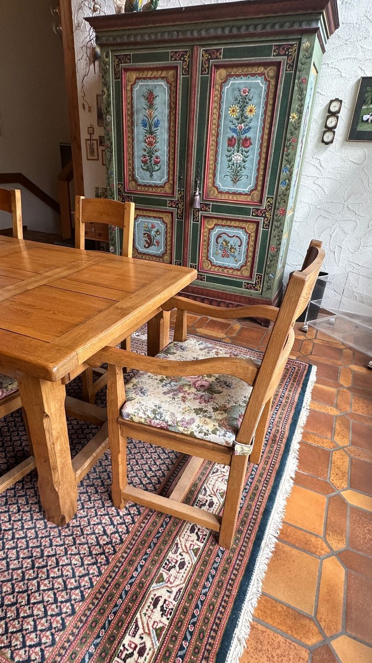 Set di tavolo e panche: Eichentisch mit Stühlen – Usato da Gipf-Oberfrick venduto da Christina08 1