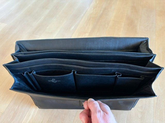 Valigie & Borse: Elegante Ledertasche / Laptoptasche – Usato da Bergdietikon venduto da Zilpzalp84 3