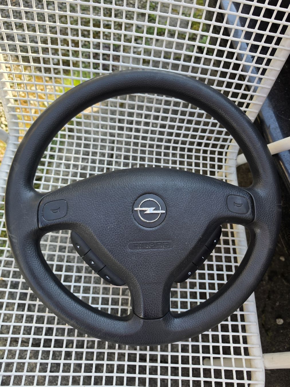Opel Tutti pezzi di ricambio auto: Lenkrad opel astra g – Usato da Wil SG venduto da RR.25