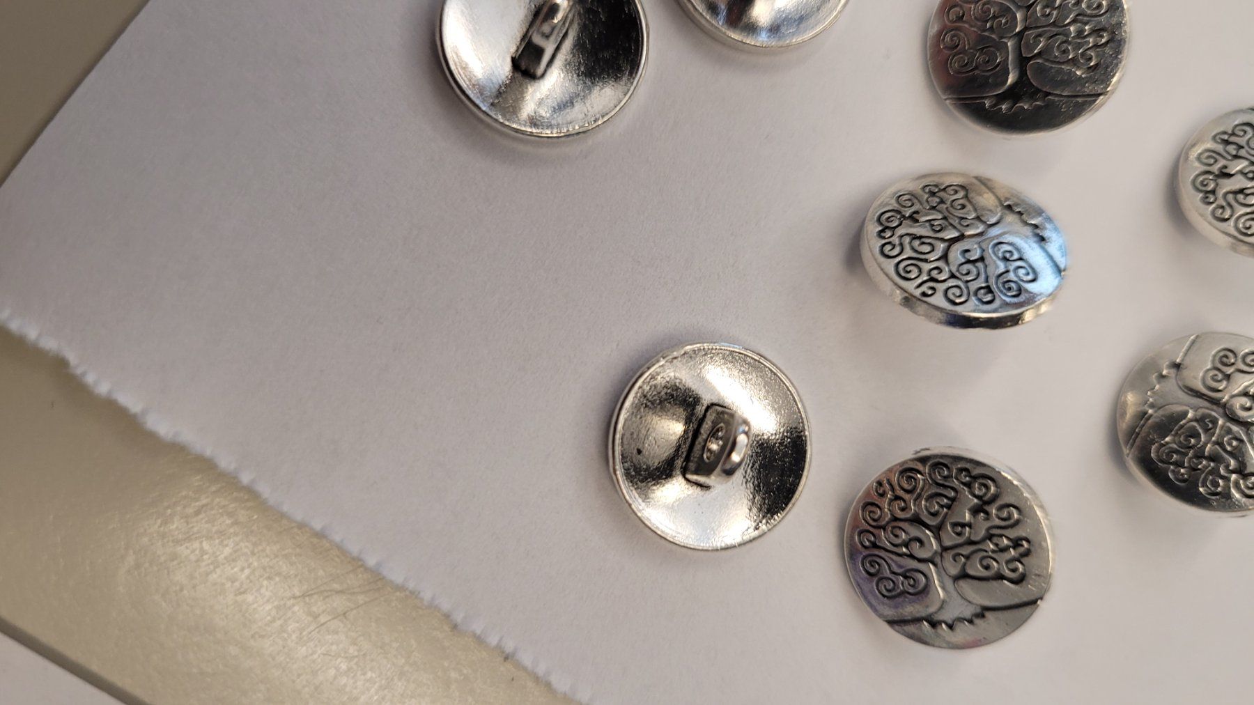 Bottoni: 10 boutons ronds – Nuovo e nell'imballaggio originale da Saxon venduto da Sebdem 2
