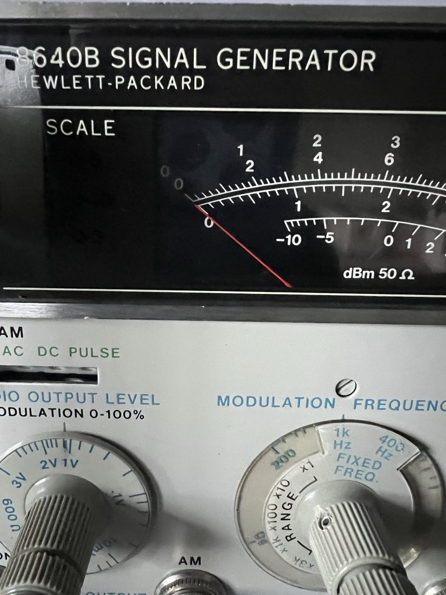 Hewlett Packard Messen: HP 8640B Signal Generator RF Messgerät Hewlett Packard top – Gebraucht aus Oberhofen Thun'see von SwissTreasure 3