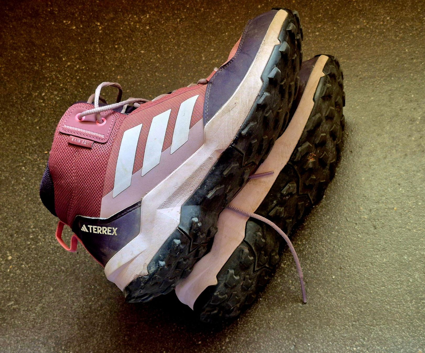 Chaussures filles: Trekking-Schuhe Grösse 39 – D'occasion à St. Gallen par Amelie_73 1