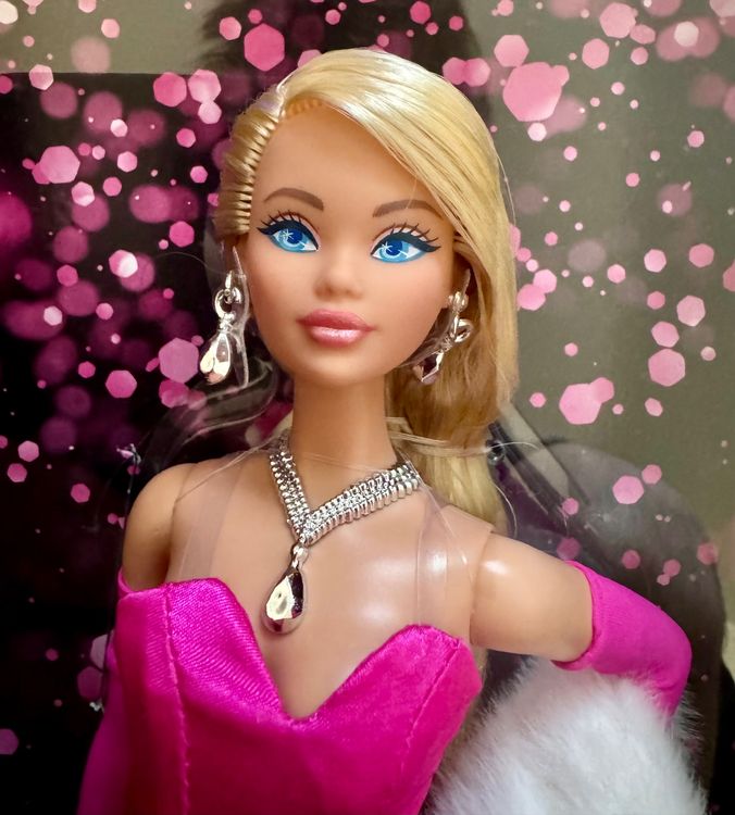 Poupée Barbie 2024 Gala Collection Pink Label Première - Collector Avec Accessoires