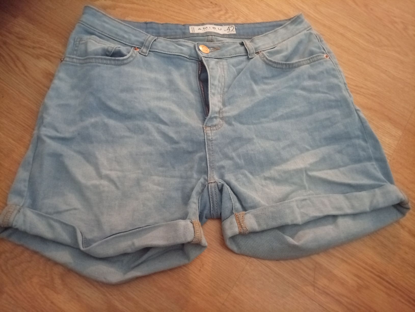 Jeans: AMISU Jeans Shorts light blue Grösse 42 – D'occasion à Worben par ersa01