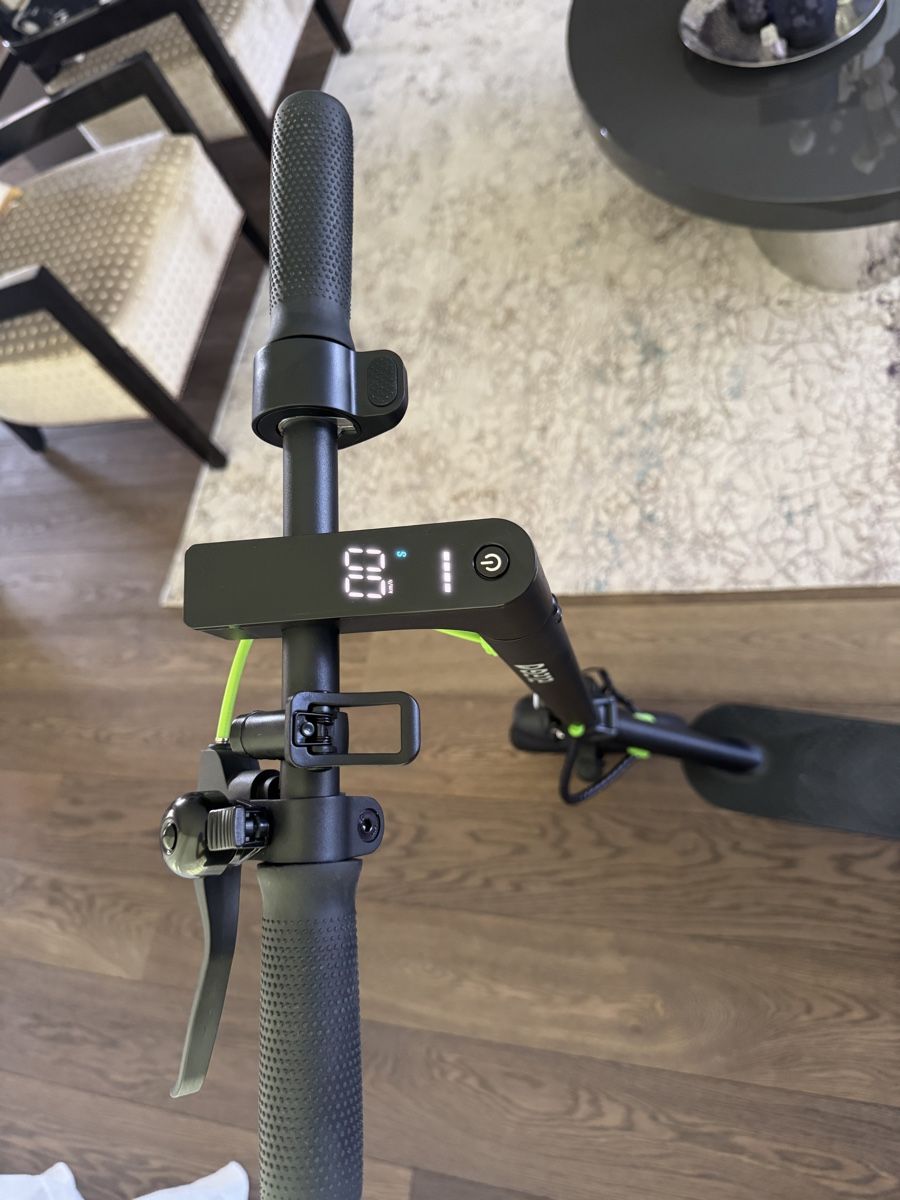 Scooters: E Scooter neu! – Neu (gemäss Beschreibung) aus Herrliberg von Mbarana 2