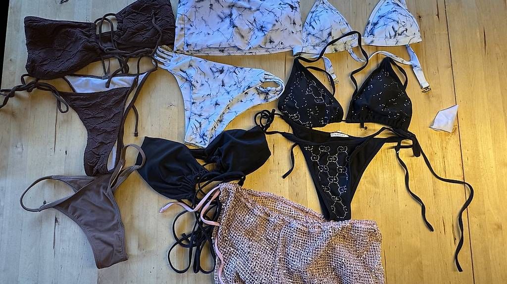 Costumi da bagno & Bikini: Verschiedene Bikinis Grösse S/M – Usato da Dardin venduto da l.a.d.i.n.a
