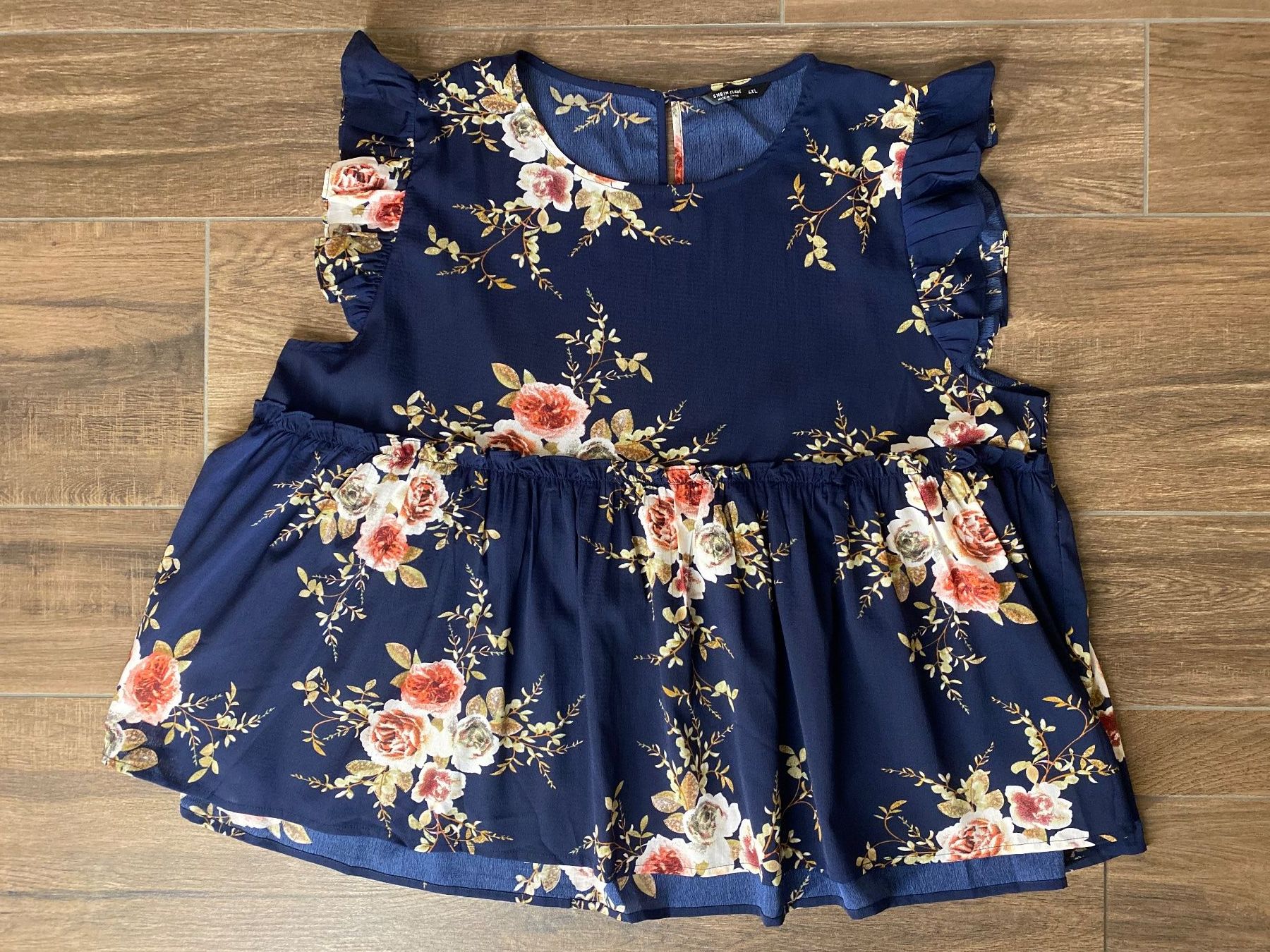 Shein Camicette: Top leichte Bluse mit Blumenmuster Gr. 4XL / 50 - 52 – Usato da Pratteln venduto da a23_j2gs 2