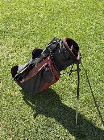 BIG MAX Vintage Golf Standbag Schwarz / Bordeaux