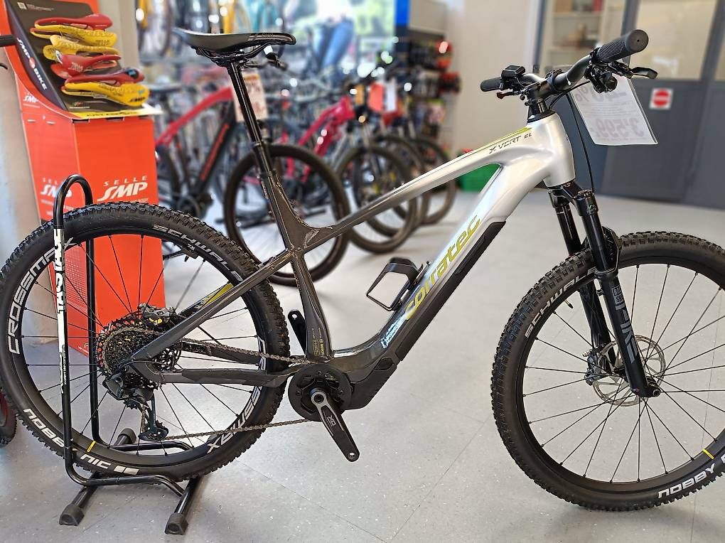 Corratec Velos: SALDI -50% E-MTB Corratec E-Power X-Vert EL 400Wh Carbonio – Neu (gemäss Beschreibung) aus Bellinzona von MISTER.BIKE