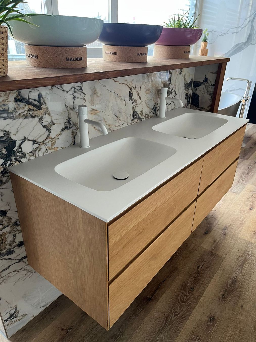 Mobili per bagno: NE13 Badmöbel-Set 140 cm Eiche Premiun und Corian Waschtisch – Nuovo (secondo la descrizione) da Lostorf venduto da AZIMMOHT