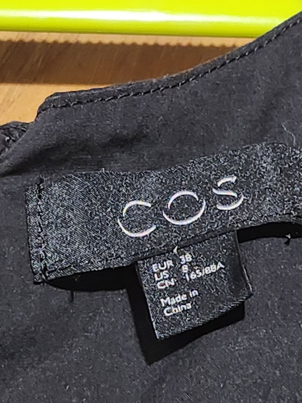 Cos Vestiti: Robe COS noire taille 38  – Usato da Niedergösgen venduto da Eva2410 5