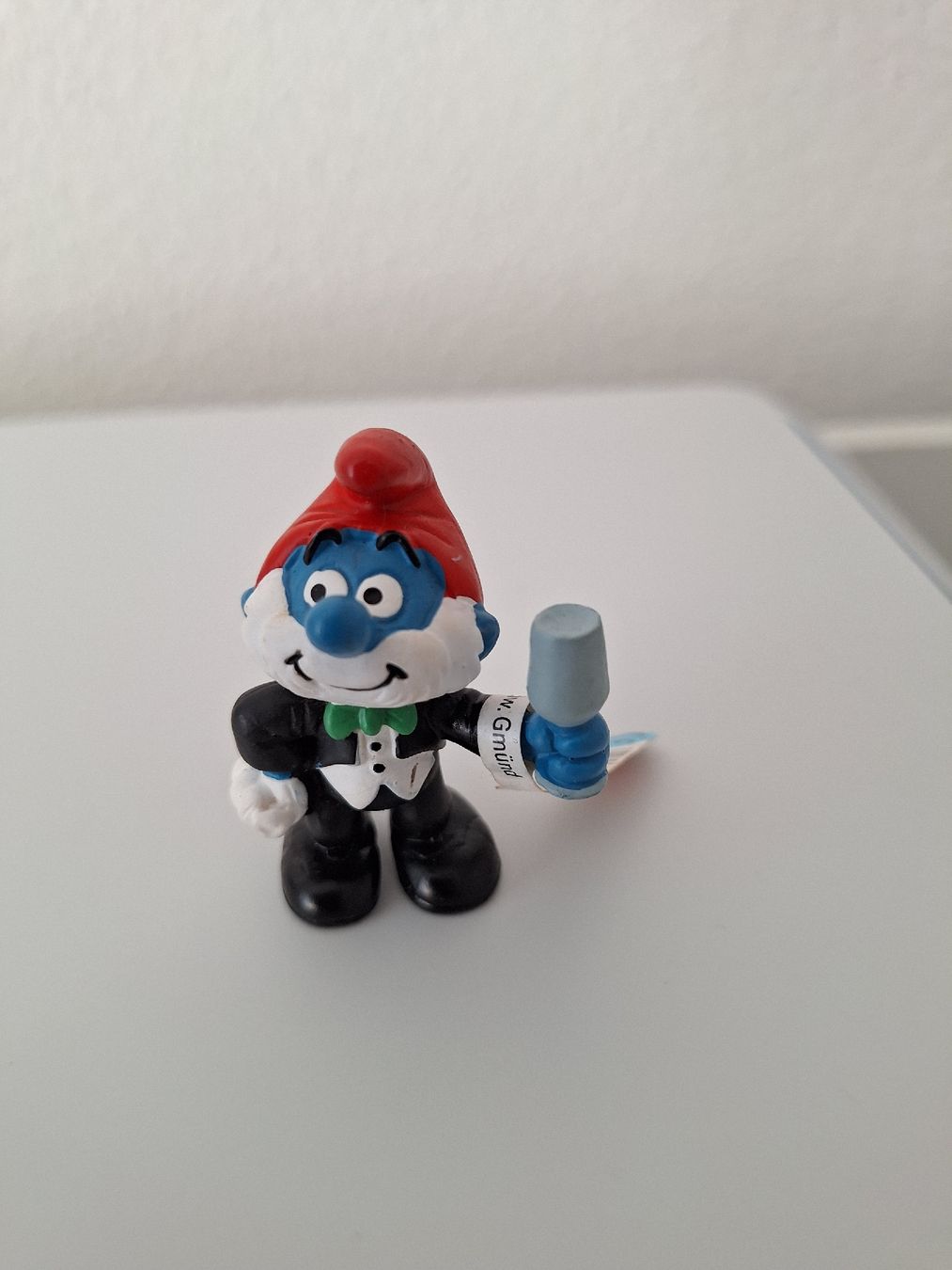 Schleich Statuette: Papaschlumpf im Frack – Nuovo e nell'imballaggio originale da Rothrist venduto da Stranglehold