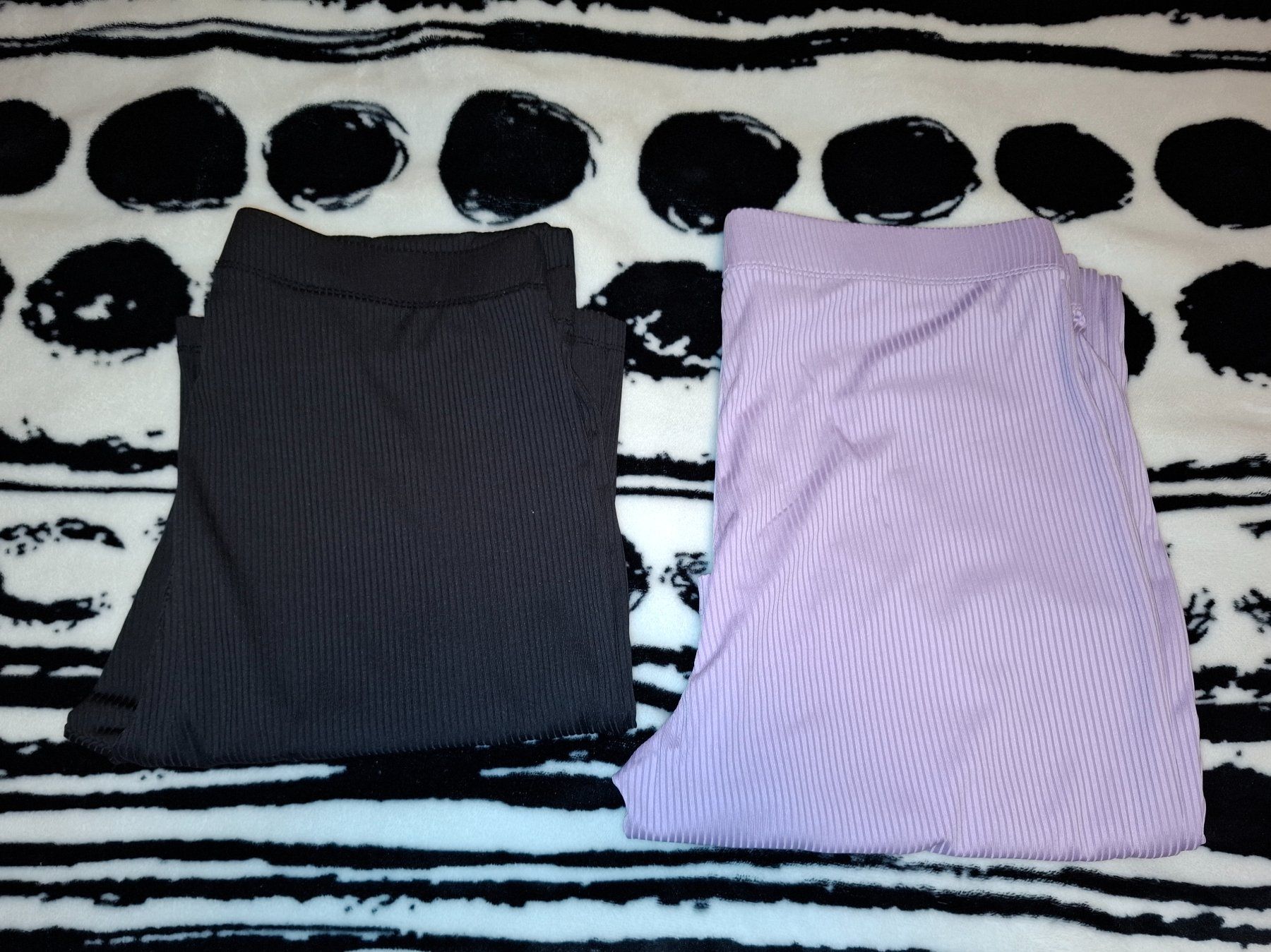 H&M Pantalons: 2x Gerippte leichte Hosen gr.M – Neuf (Voir description) à Oberurnen par rotty80