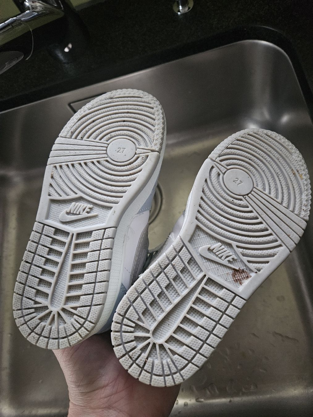Nike Schuhe für Jungen: Nike Schuhe – Neu (gemäss Beschreibung) aus Ennetbürgen von LebuniaNW 3
