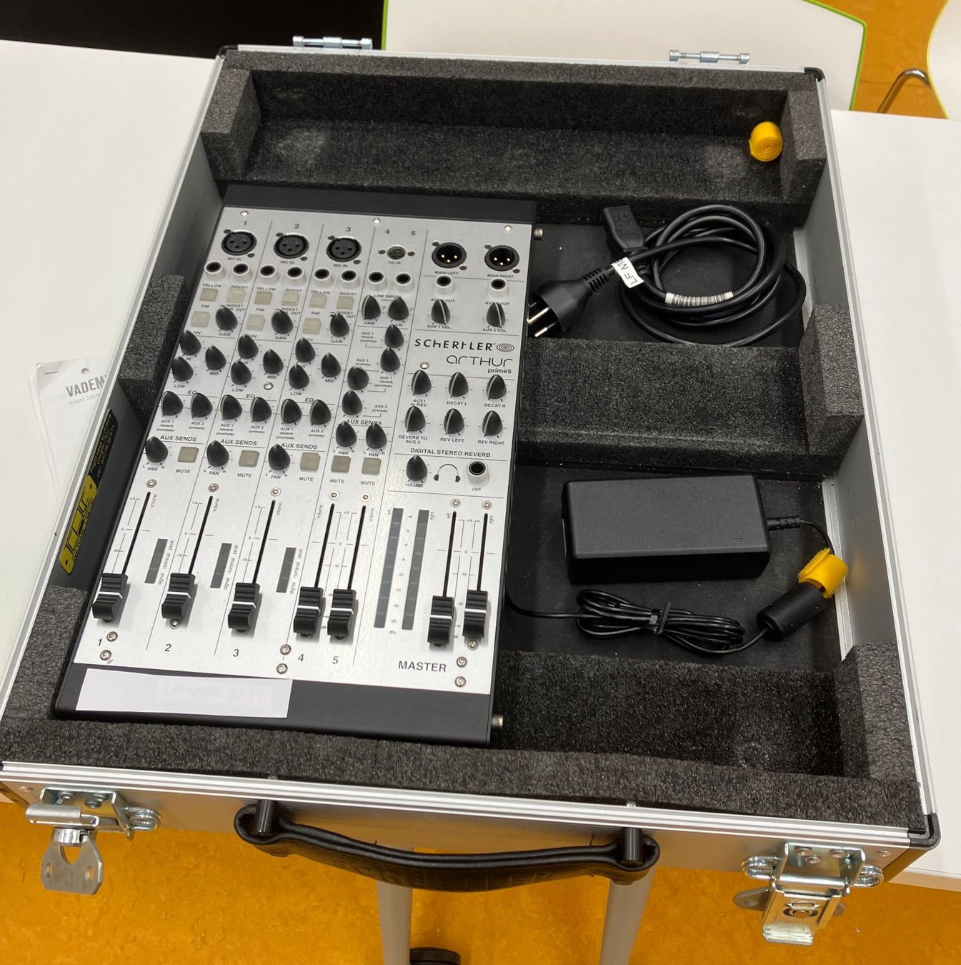 Schertler Console di mixaggio: Mixer Schertler ARTHUR PRIME 5 – Usato da Stabio venduto da dellae 3