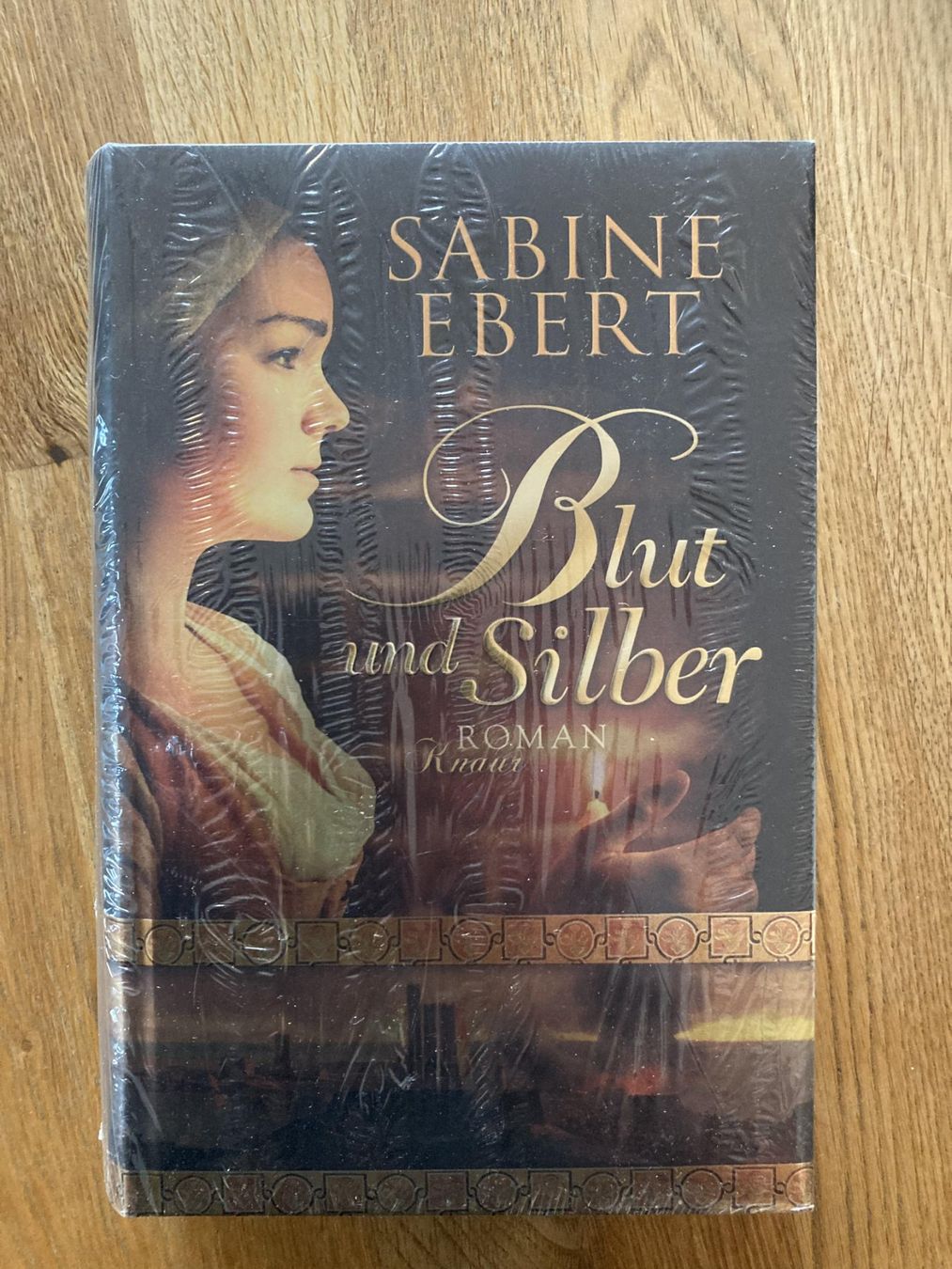 Libri: Sabine Ebert Blut und Silber Hardcover Originalverpackt – Nuovo e nell'imballaggio originale da Wängi venduto da Kaesli