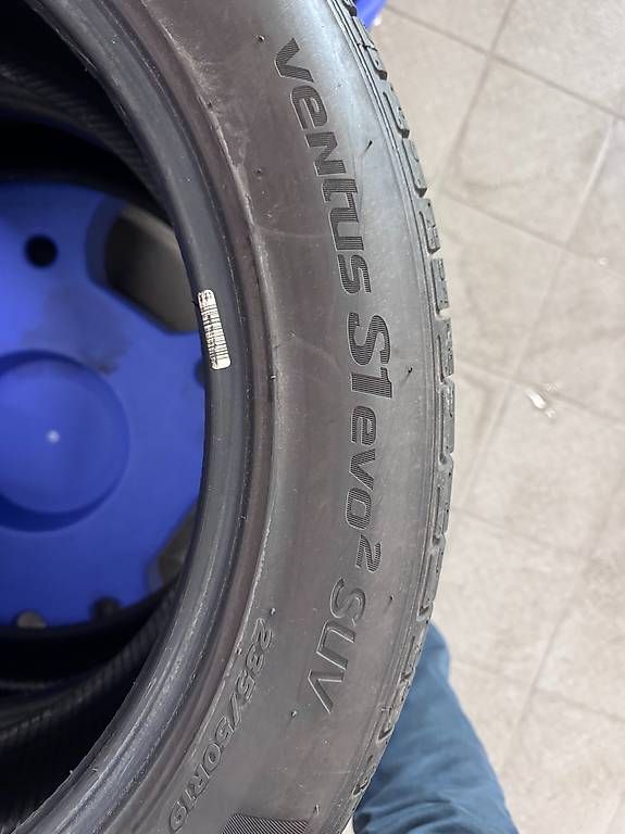 Pneus & Kompletträder: 2 x Sommerreifen 235/50/19  – Gebraucht aus Schaffhausen von ranaldoautomobile 3