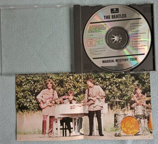 CD: The BEATLES - CD 1987 – Usato da Le Locle venduto da PereiraHugo 2