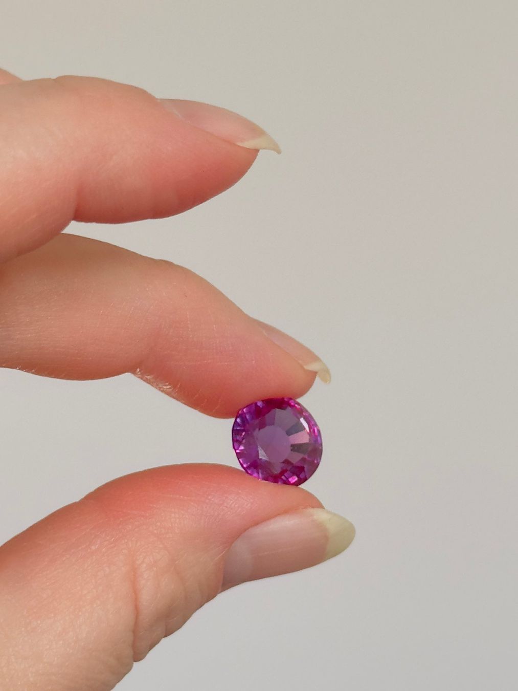 Edelsteine: 8.45 Ct Color Change Round Cut Certified – Neu und originalverpackt aus Genève von AWWA 6