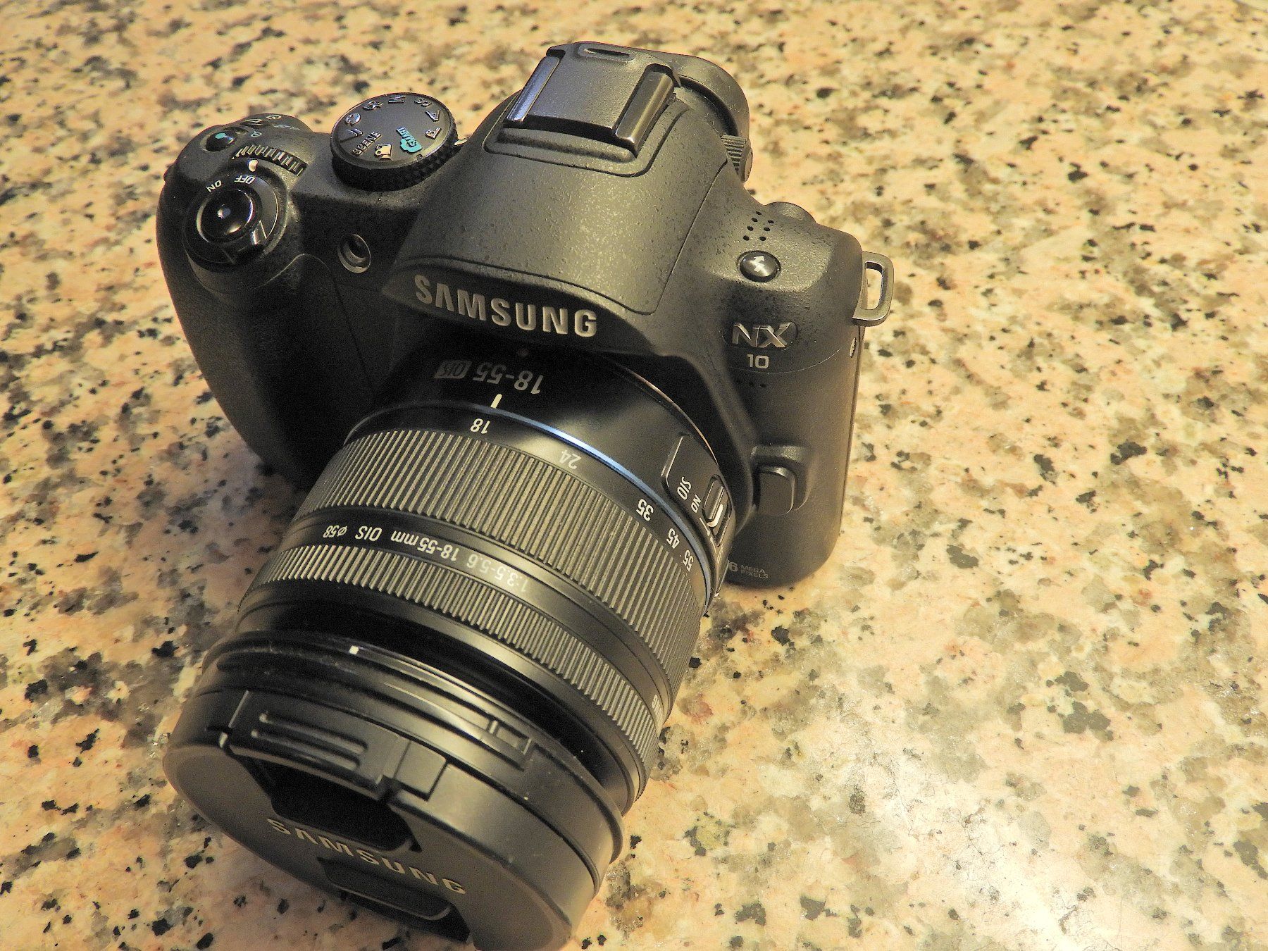 Samsung Appareil photo: SAMSUNG NX-10 – D'occasion à Eglisau par EGLISAU1960 1