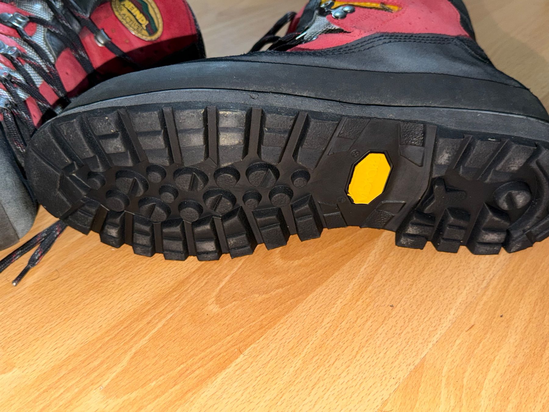 Meindl Scarpe da uomo: Wanderschuhe von Meindl Grösse 44½ – Usato da Aarau venduto da KorgPA 4