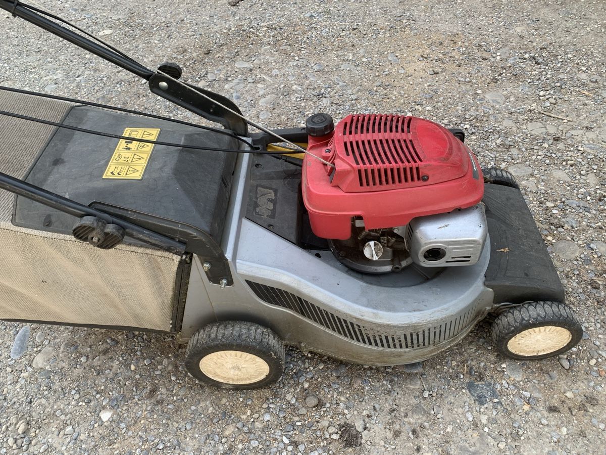 Honda Tondeuses à gazon: Rasenmäher Honda – D'occasion à Kappelen par MF1200 2