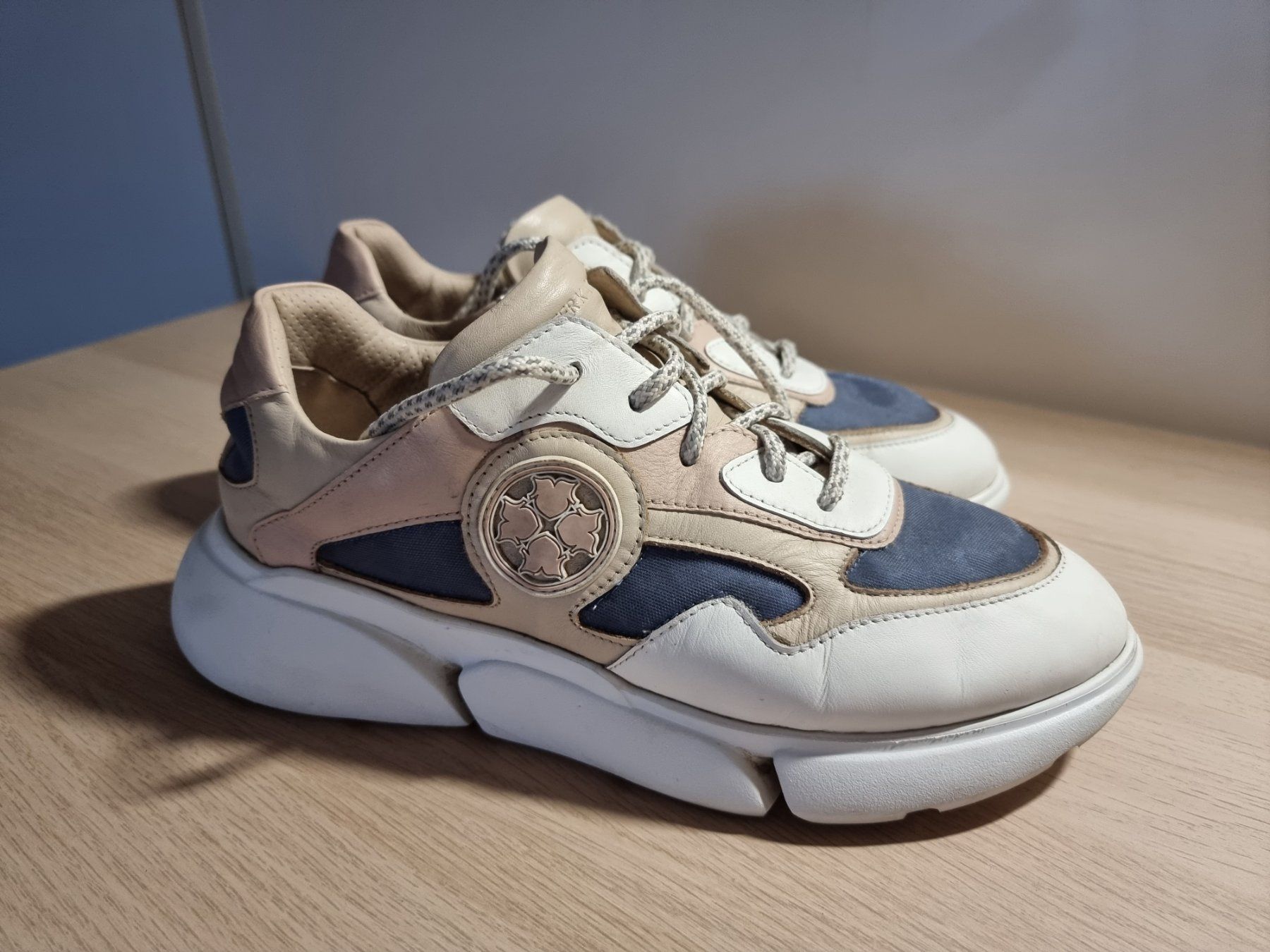 Scarpe da donna: Sneaker Gr.39 – Usato da Interlaken venduto da NataliiaS 2