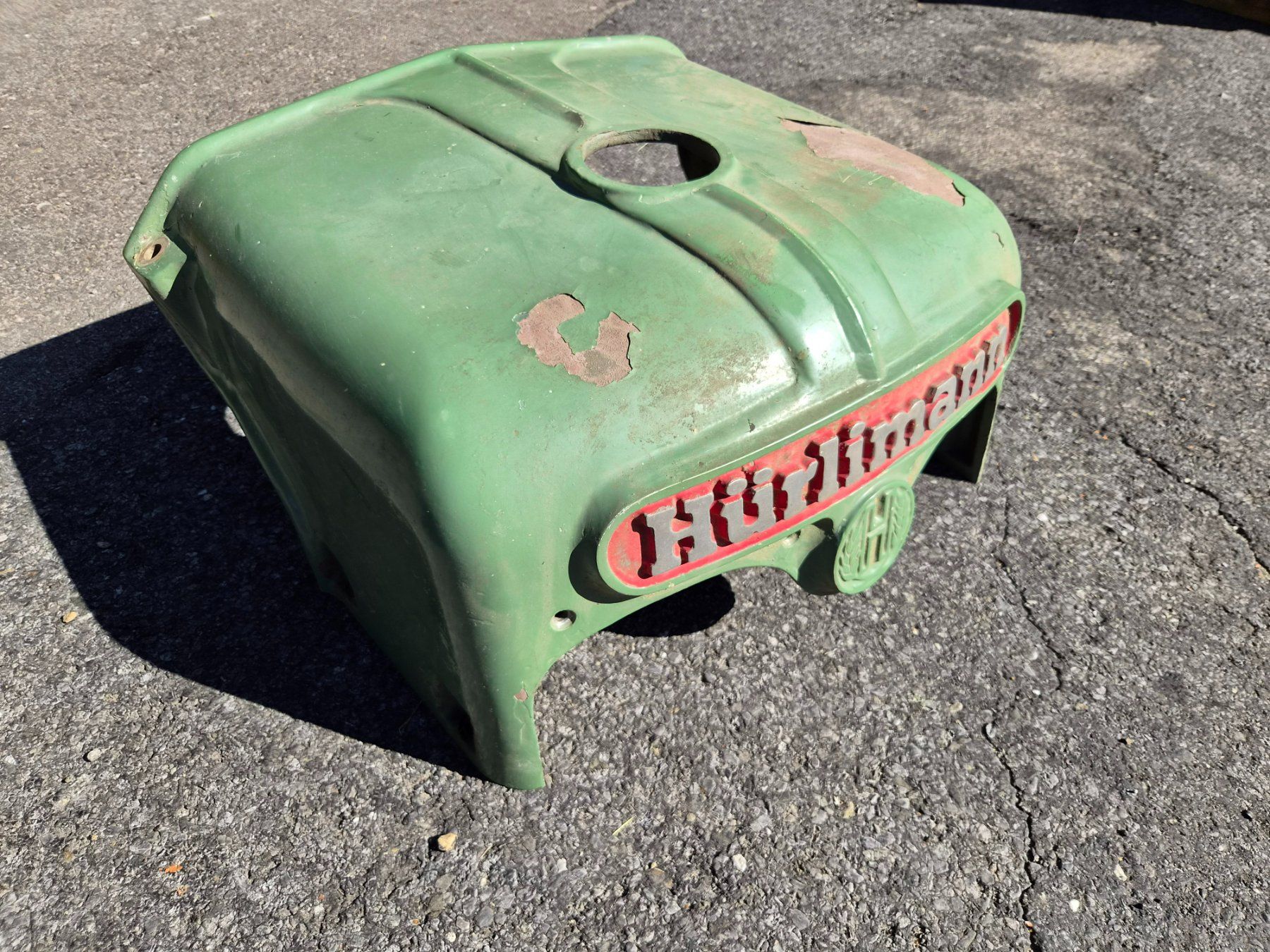 Hürlimann Trattori: Hürlimann Oldtimer Traktor Kühlerfront Oberteil D100, D200 – Usato da Dürnten venduto da Bachtel84