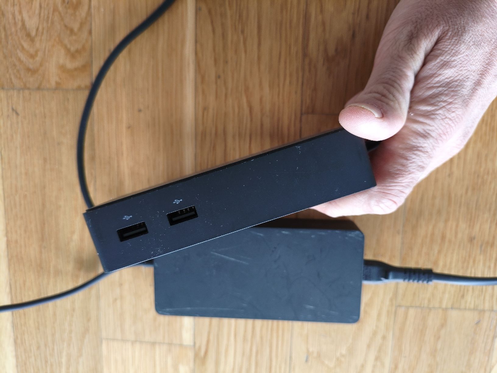 Microsoft Docking station: Microsoft Surface Dock 1661 inkl. original Netzteil 1749 / 9 – Usato da Altstätten SG venduto da Elio 3