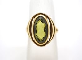 Goldring 18K mit grünem Stein