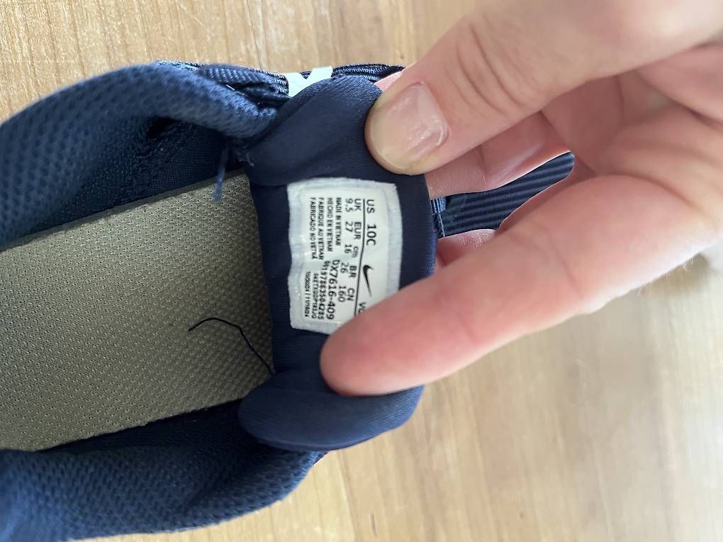 Nike Scarpe per ragazzi: TURNSCHUHE NIKE GRÖSSE 27 – Usato da Cham venduto da carmen1985 2