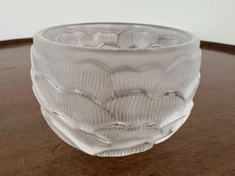 Dekorative Glasschale, signiert Lalique France, neuwertig