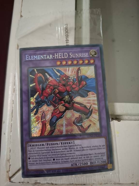 Carte collezionabili: CARTE YU-GI-OH! ELEMENTAR- HELD SUNRISE LDS3 – Usato da Meyrin venduto da mjm_bg8x