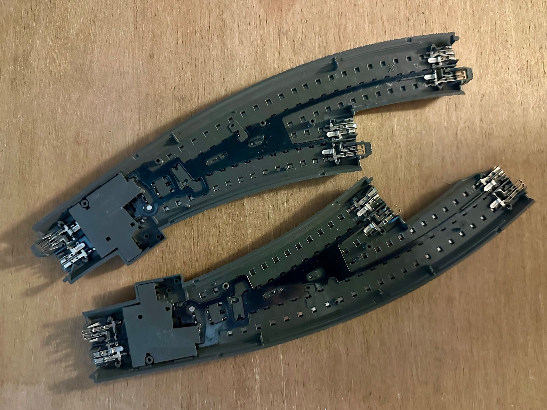 Märklin Modelleisenbahnen: Div. Märklin C Gleise mit Abbrüche – Defekt aus Oftringen von ib.85 1