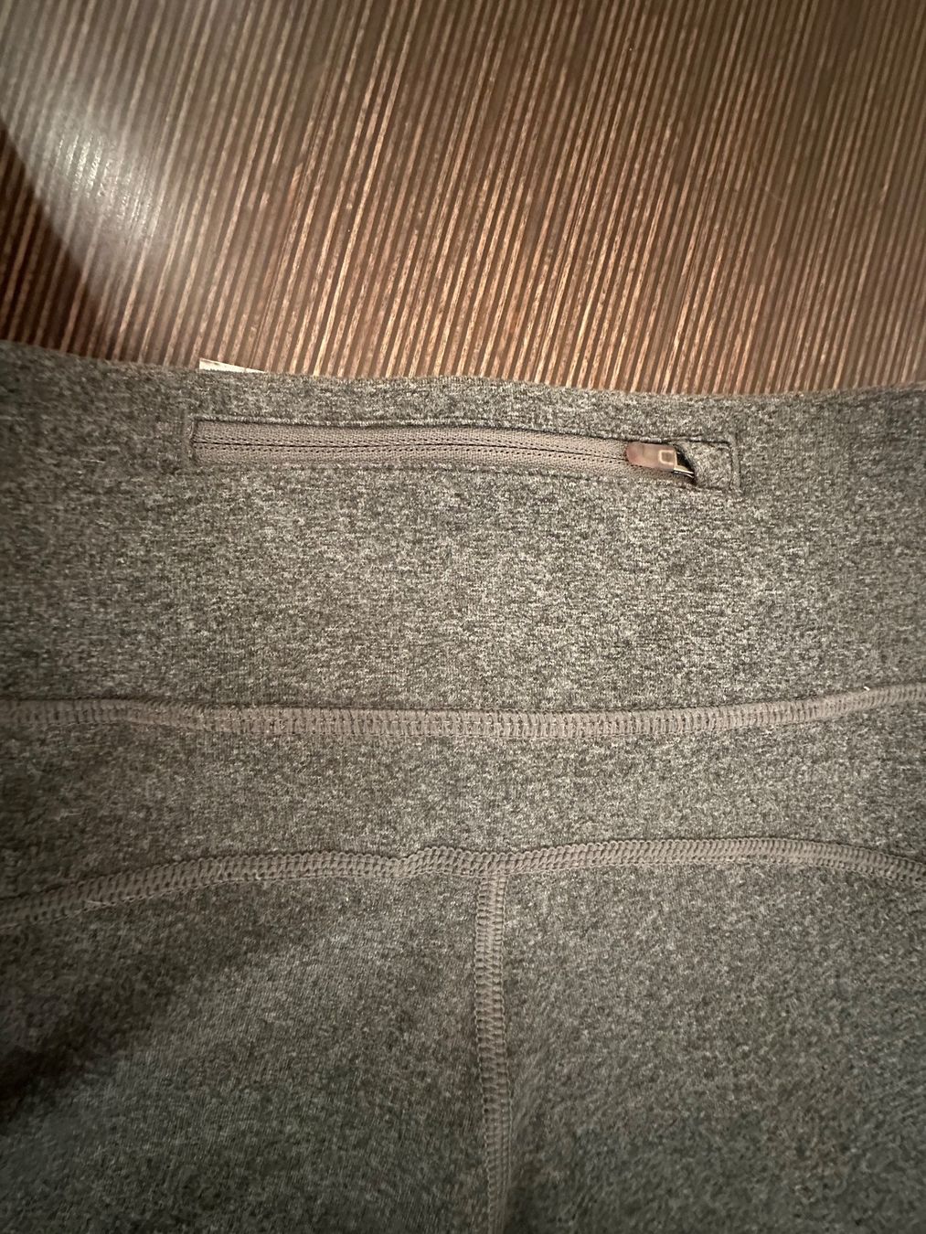 Nike Leggings: Nike Graue Sport Leggins – Usato da Thalwil venduto da ViviFu 4