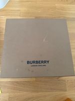 Boite Burberry London England en carton, 40x40x20cm, bon eta